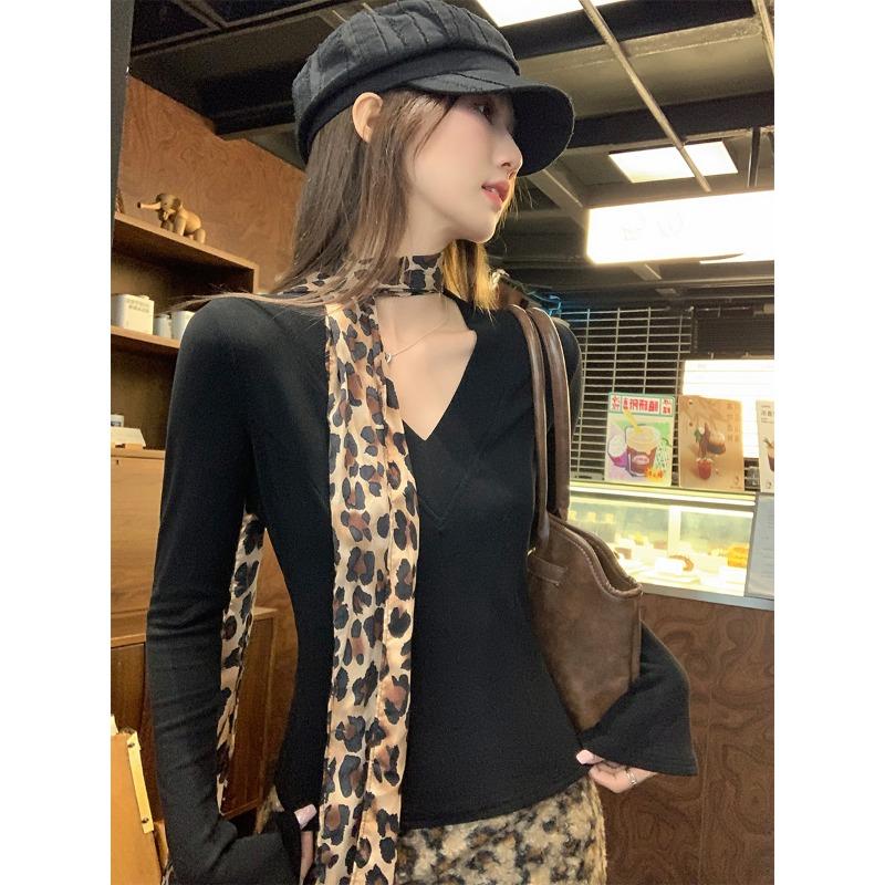 

Футболка из теплого кашемира с V-образным вырезом и узором «рыбья кость» для женщин на осень и зиму с рукавами-клеш и шикарным верхом XL