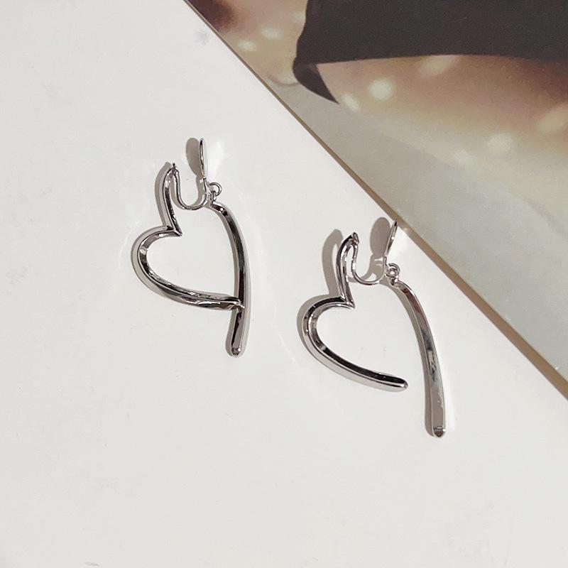 Gold Heart Earrings for Women, Dainty Huggie Earrings, Minimalist Gold Plated Copper Earrings, Cute Small Heart Earring