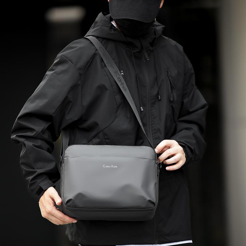Business Men's Shoulder Bag Waterproof Commuter Crossbody Bag Large Capacity Messenger Bag