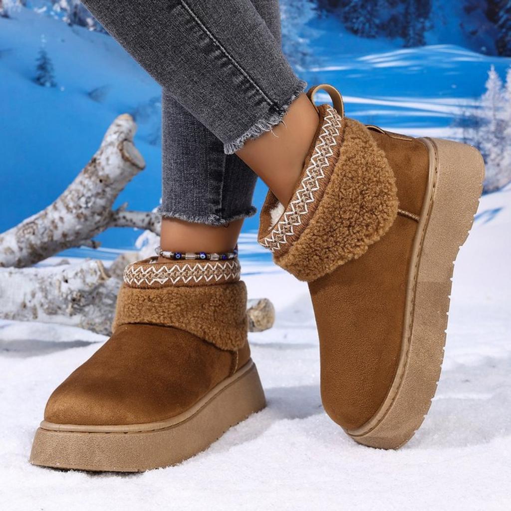 Large Thick Soled Snow Boots for Women, Winter New Style with Plush and Thick Super Warm Cotton Shoes