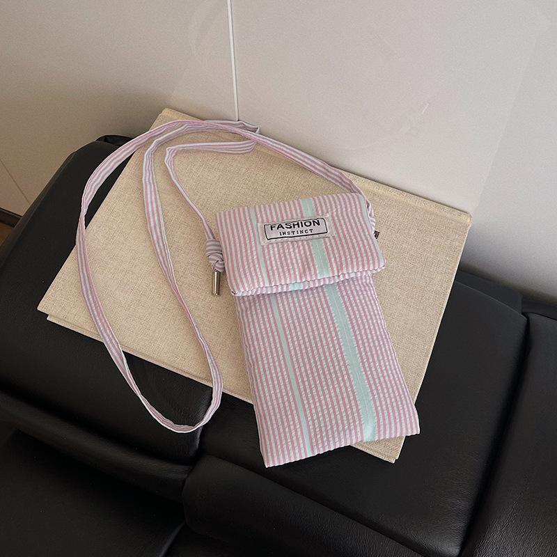 New Small Bag Women's Korean Version Fashion Niche Design Shoulder Bag Student Messenger Bag Casual and Lightweight Small Square Bag