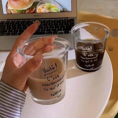 Flip-Glas Home-Office Kaffeetasse Frühstückstasse Leichter Luxus Buchstabe Wasserbecher Einfache Kleine Geschenkbecher