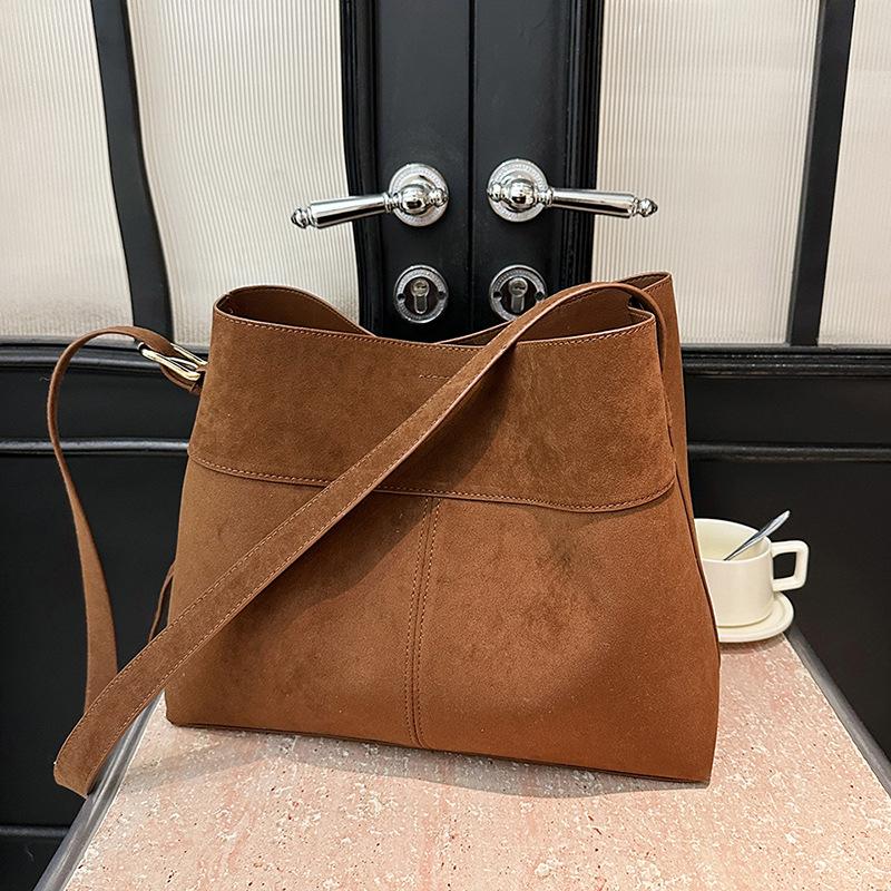 

Women s Large Capacity Frosted Commuter Shoulder Tote Bag 33x14x27 кавовий