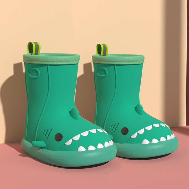 

Детские непромокаемые сапоги с мультяшным акулой, нескользящей подошвой и дизайном до середины икры для мальчиков и девочек 150 (Inner Length 15cm, Fits Foot Length 14cm)