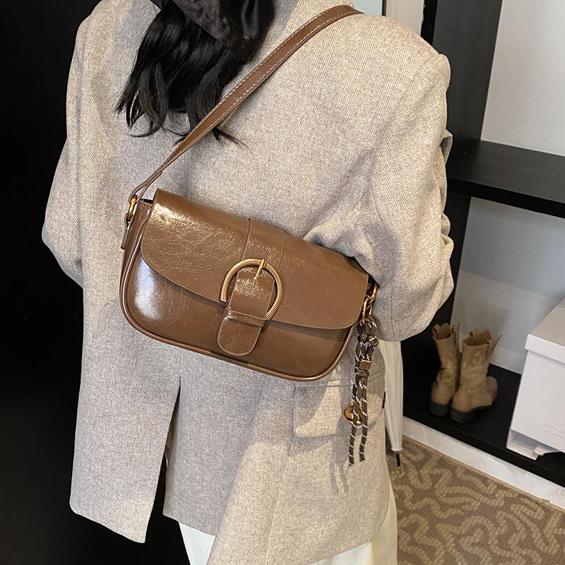 Retro Small Bag Women's Autumn and Winter Versatile New Fashion Messenger Bag Shoulder Underarm Commuter Small Square Bag