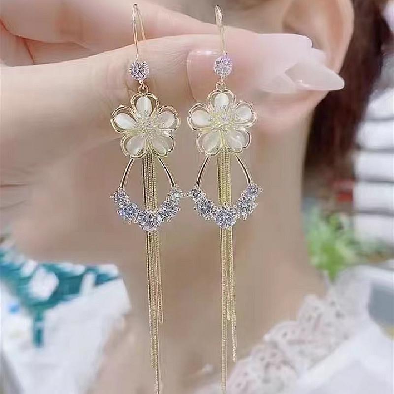 Korean Long Tassel Cat s Eye Flower Earrings for Women