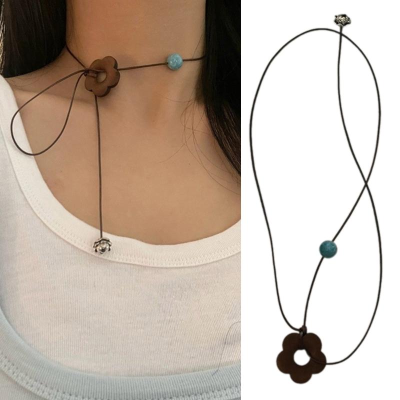 Cute Flower Necklace for Women Dainty Floral Neckchain Charm Exquisite Collarbone Chain Fashionable Accent Choker