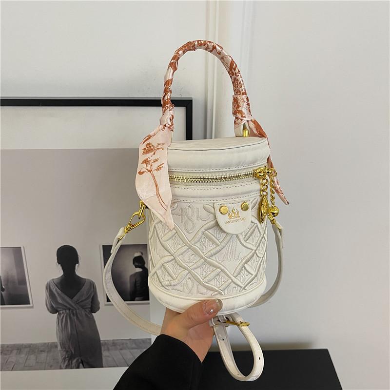 

New niche design silk scarf contrasting color rice bucket bag portable shoulder oblique span trendy women s bag белый
