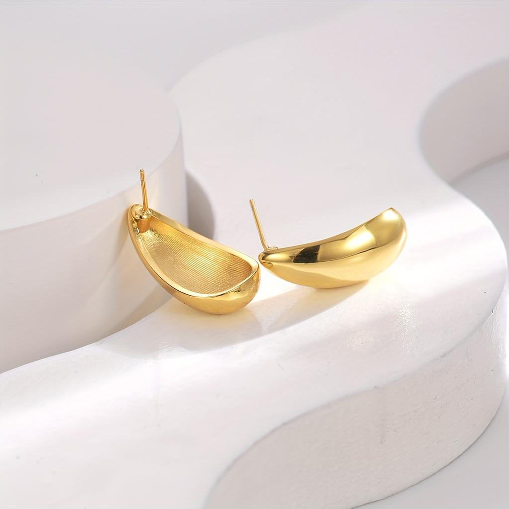 Unique Golden Color Waterdrop Shaped Earrings Personalized Stud Earrings Fashionable Ear Jewelry for Women Girls Suitable for All Seasons