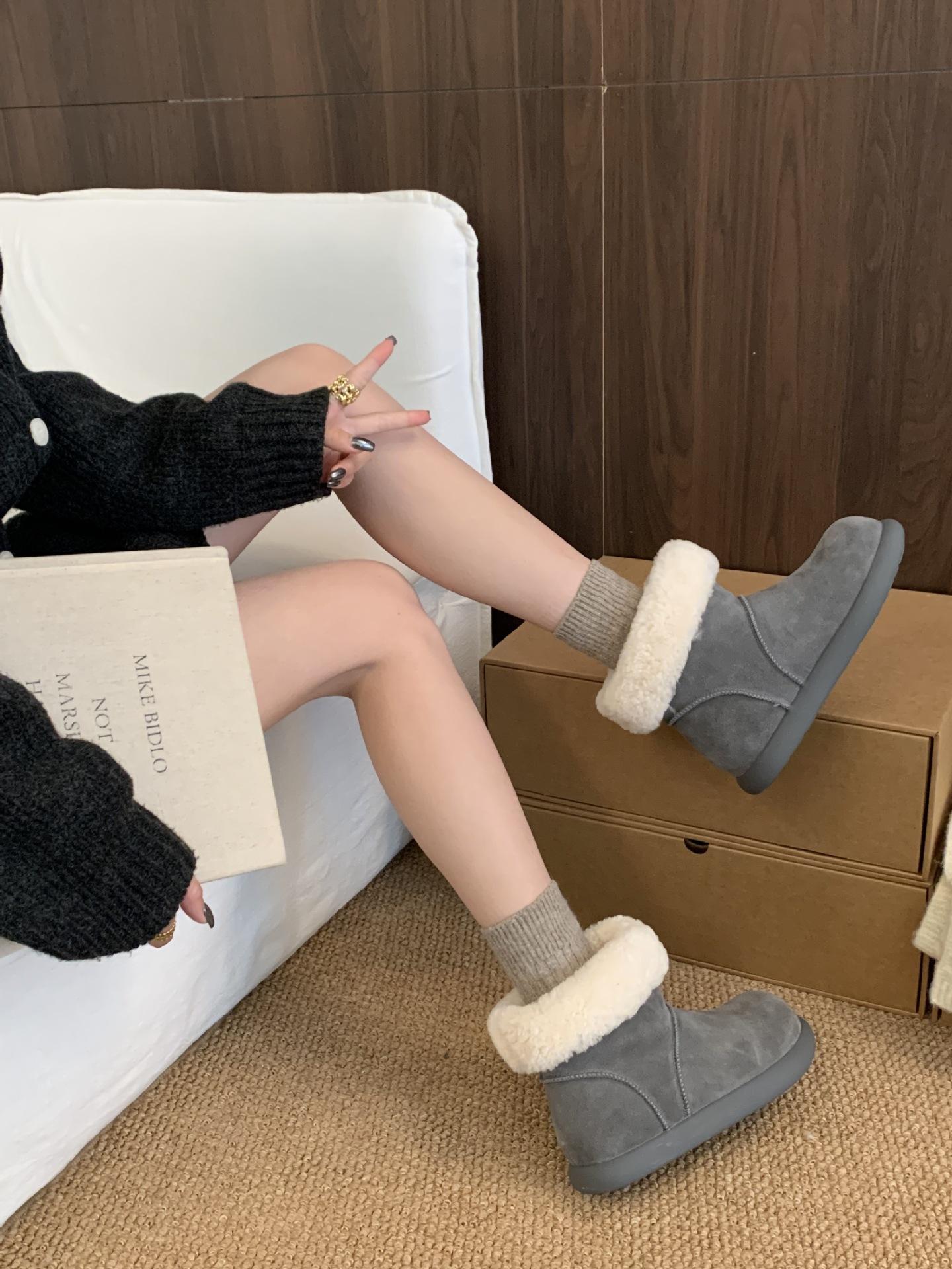 

2025 новая зимняя версия из коровьей кожи~ бархатные утепленные сноубутсы женские теплые хлопковые туфли на толстой подошве нескользящие туфли-хлебушки 39