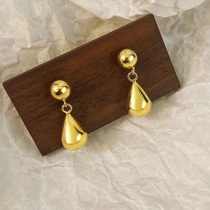 

ANENJERY глянцевые серьги-гвоздики с иглами и каплями воды для женщин, водонепроницаемые серьги-гвоздики индивидуального дизайна, вечерние ювелирные аксессуары