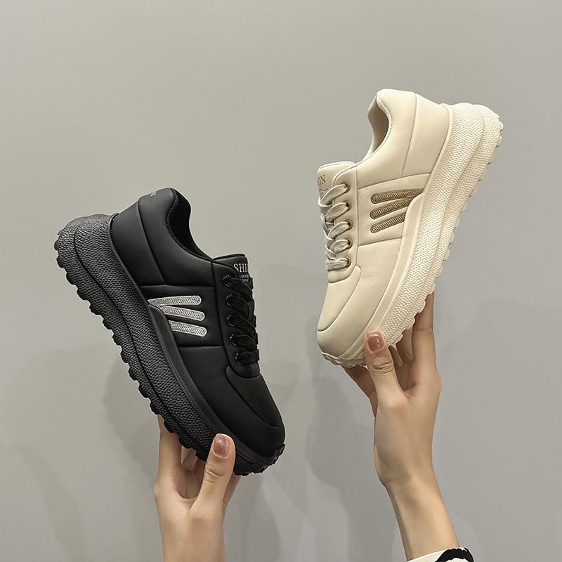 Soft-soled Bread Shoes Women's 2025 New Autumn Women's Shoes Casual Sports Shoes Popular Versatile Thick-soled White Shoes Spot