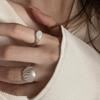 Einzigartiger Muschel-Design Opalsteinring für Damen mit stilvoller verstellbarer Geometrie