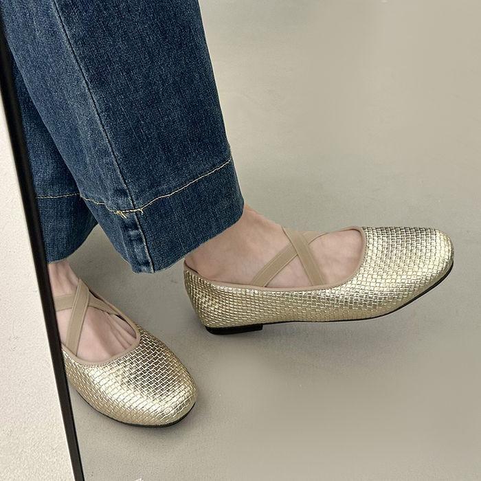 

Silver single shoes women s 2025 new autumn with skirt high-end temperament French Mary Jane shoes flat beanie shoes 40 золотой