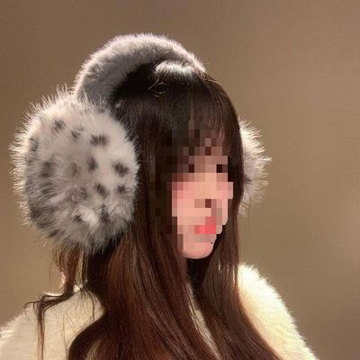 Leopard Print Plush Earmuffs: Women's Winter Fluffy Ear Covers for Riding and Antifreeze Protection.