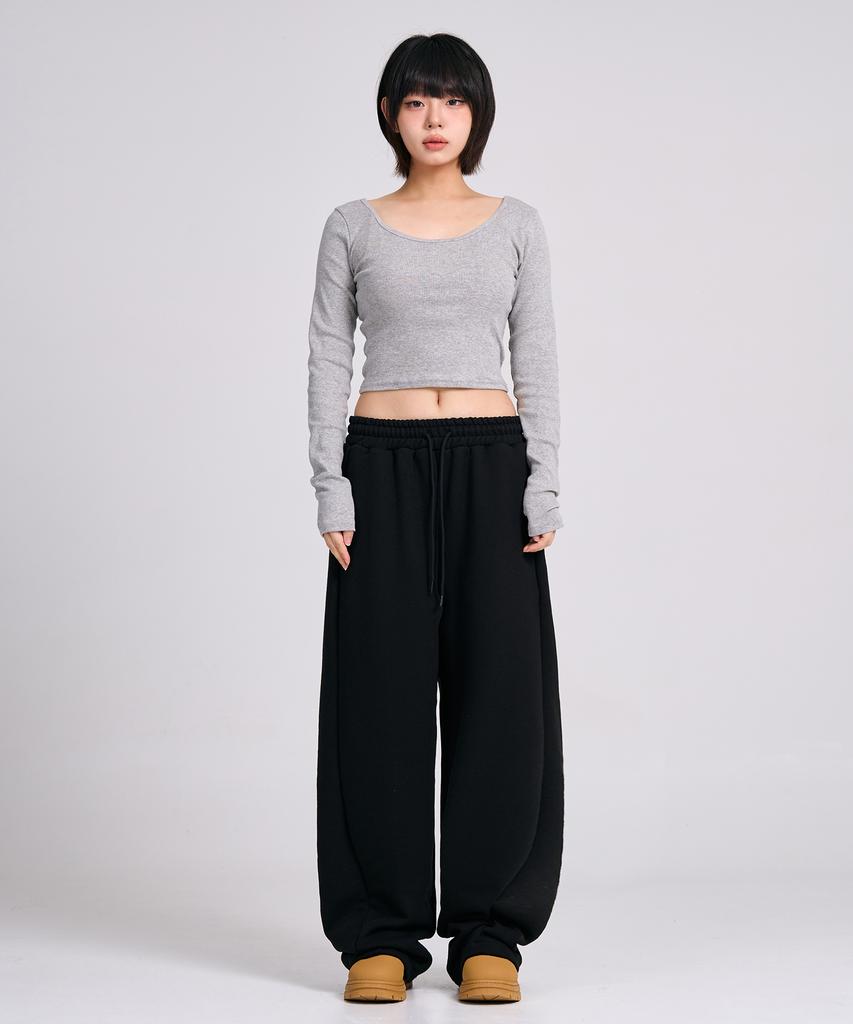 Osillos D20 One-Pleat Wide Loose Fit Sweatpants_Black