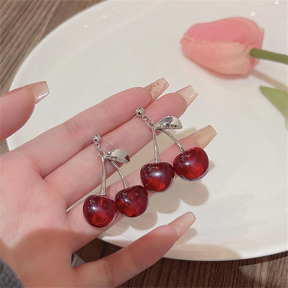 Roter Acryl Kirsch-Hängeohrring Einfache Legierung in Silberfarbe Ohrringe für Damen Retro Schmuck Mode Party-Accessoires