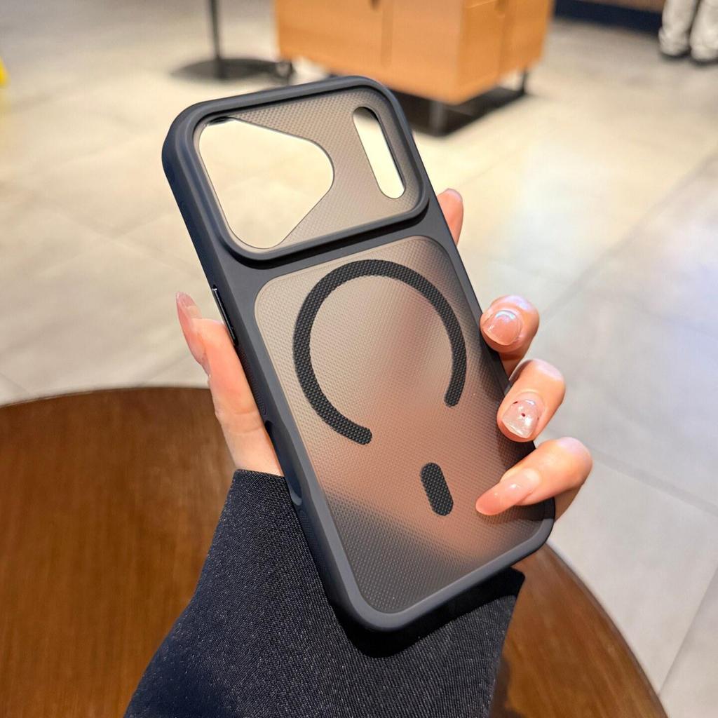 iPhone 17 Pro Max Polka Dot Non-Slip Magnetic Matte Skin-Feel Protective Case
