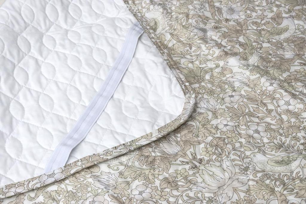 Romance Kosugi Semi-Double V&A (Victoria & Albert Museum) Strawberry Thief Mattress Pad, 100% Linen, Beige