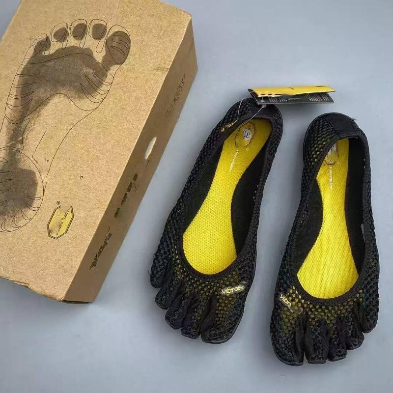 - Five-finger shoes ie Pilates indoor fitness yoga dance shoes split-toe shoes