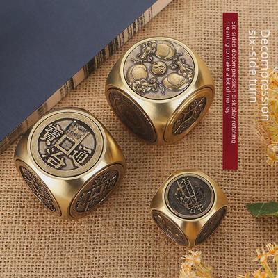 Mosazná šestistranná dekompresní ozdoba na vydělávání peněz pěti císařů měděné mince