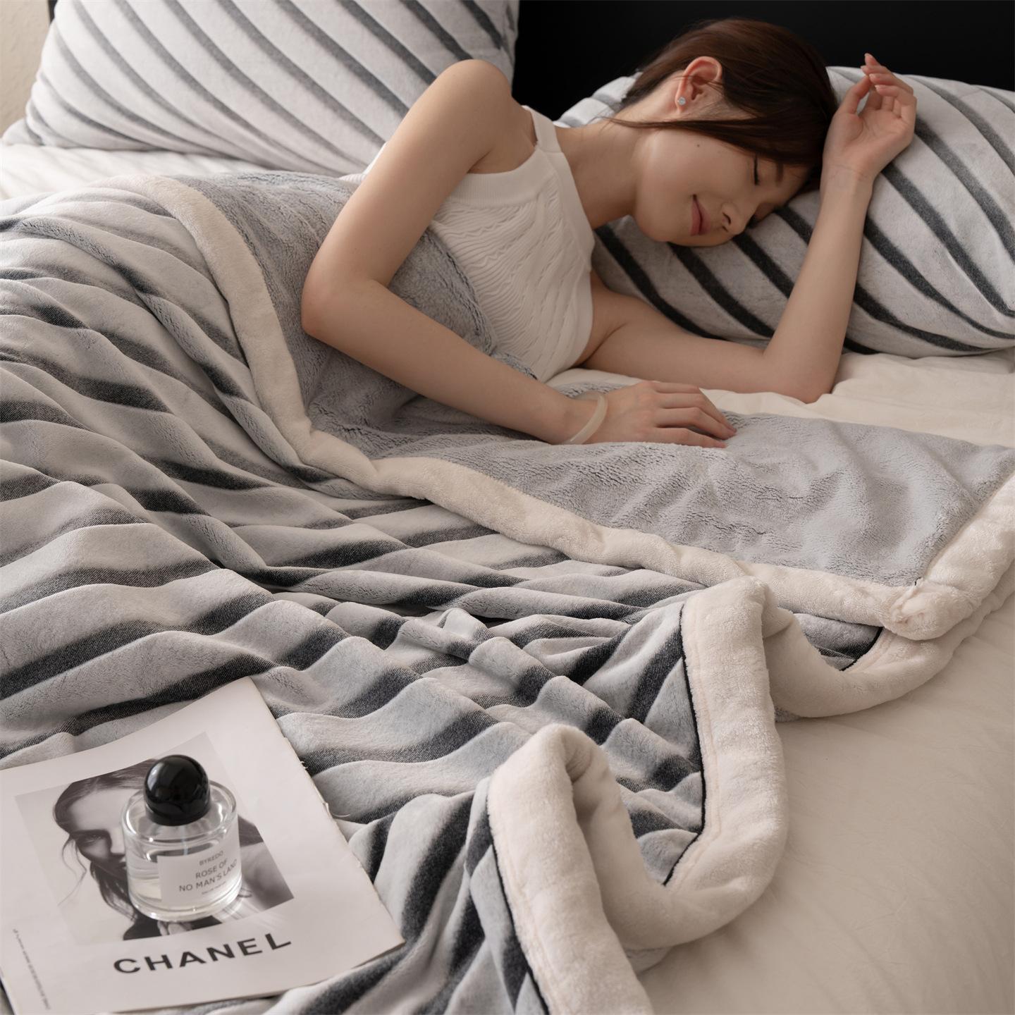 

Cozy Striped Flannel Throw Blanket for Sofa Ultra Soft Milk Velvet Multifunctional Blankets Spring Autumn Warm Plush Bedspread 1.0x1.5m Kid Size серый