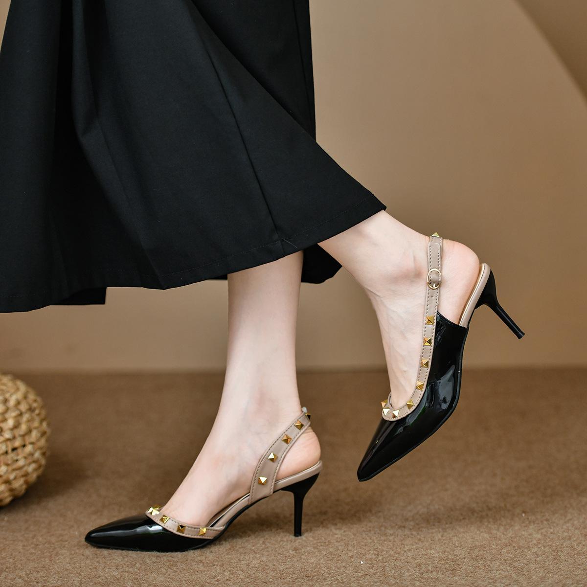 

Европейские и американские вечерние ветреные удобные одинарные туфли универсальные с юбкой-лодочкой 2025 летняя одежда универсальные нескользящие остроконечные туфли с заклепками 34