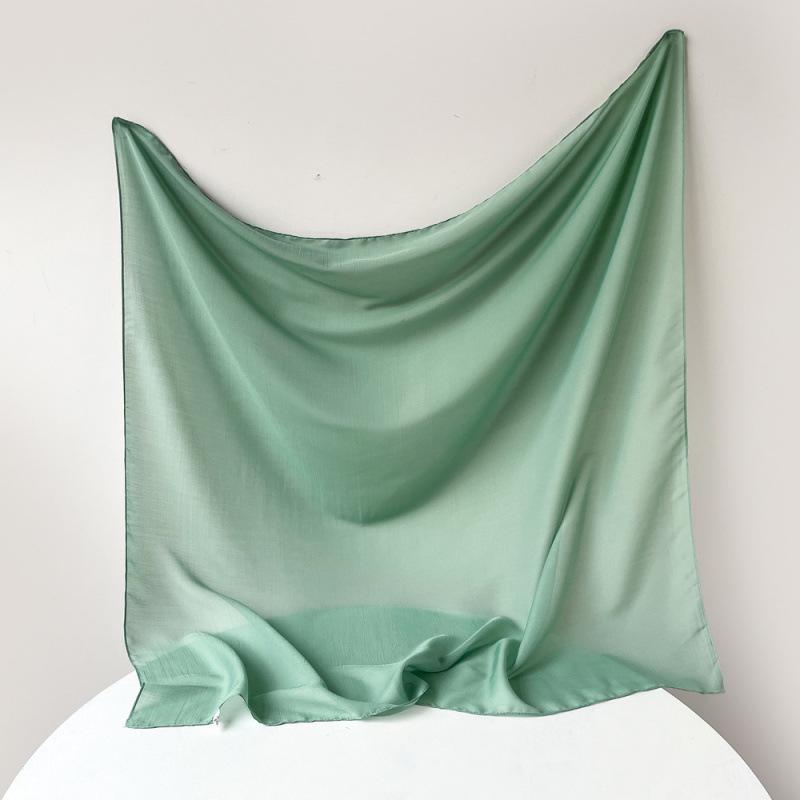 Ensfarvet skjerf Tyrkia Gaskludskjerf Stort firkantet skjerf Vår Nytt Silkeskjerf Europeisk og Amerikansk Hodeskjerf Skjerf