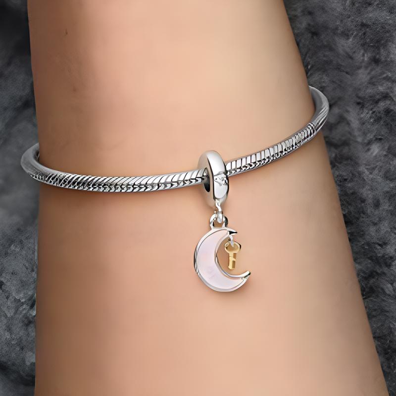 Pandora Two-color moon and key gold-plated copper silver alloy 925 silver synthetic opal synthetic cubic zirconia pendant women's silver 762985C01