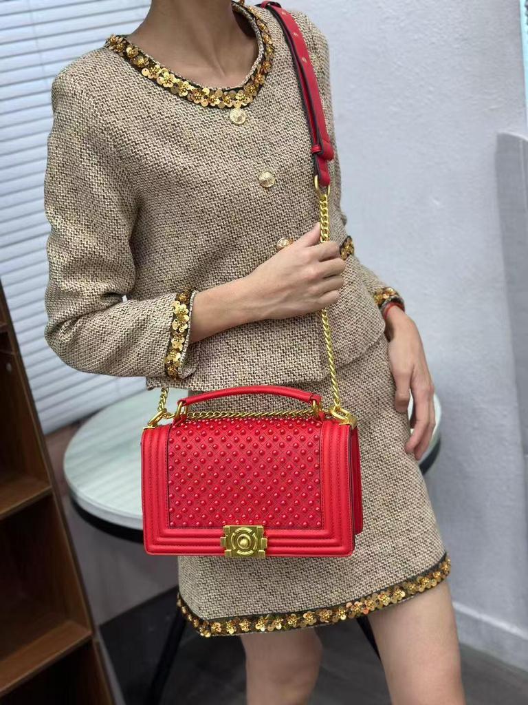 Pearl-Embellished Crossbody Bag with Half-Round Buckle and Chain Strap
