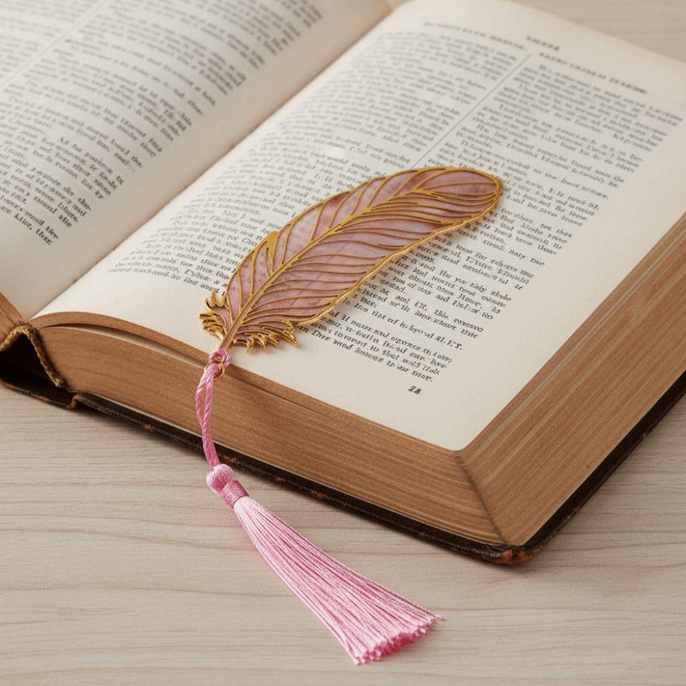 Vintage Peacock Feather Bookmark Light-Transmitting Hollow Out Bookmark  School Supplies