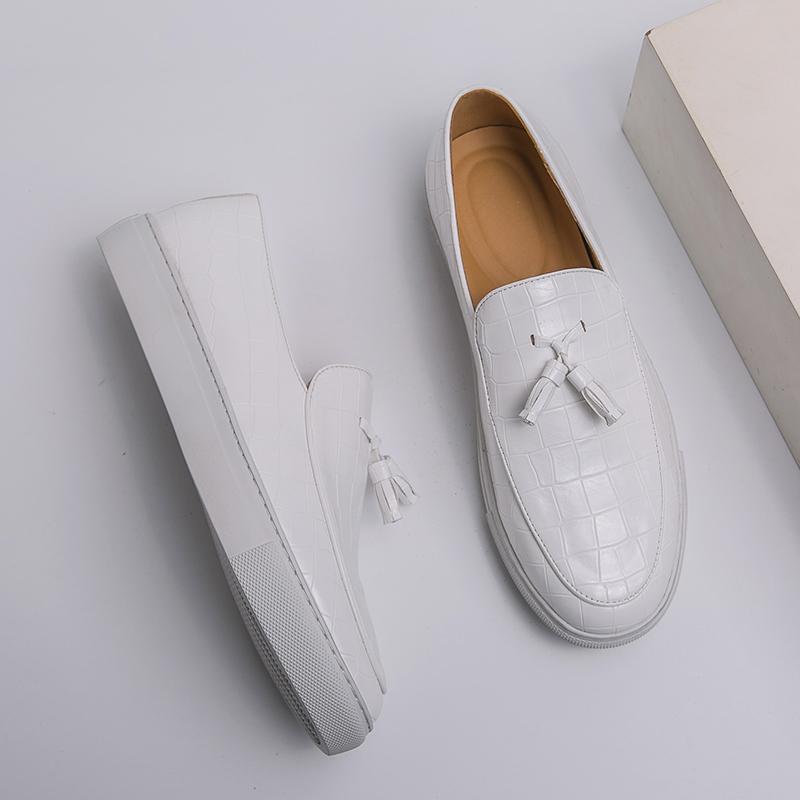Fashion Summer White Sole Leather Men Loafers Breathable Flats Outdoor Men's Shoes Casual Footwear Male Tassel Lightweight Fashion Shoes