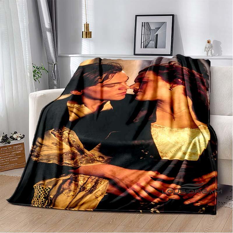 (Titanic) Flannel Blankets Are Suitable for Bedrooms, Living Rooms, Beds, Camping, Picnics, Offices, and Other Places.
