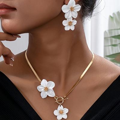 Fashionable and Elegant Flower Pendant Necklace and Earrings Jewelry Set Suitable for Women's Daily Gatherings, Parties, Holiday Travel, and As a Gift