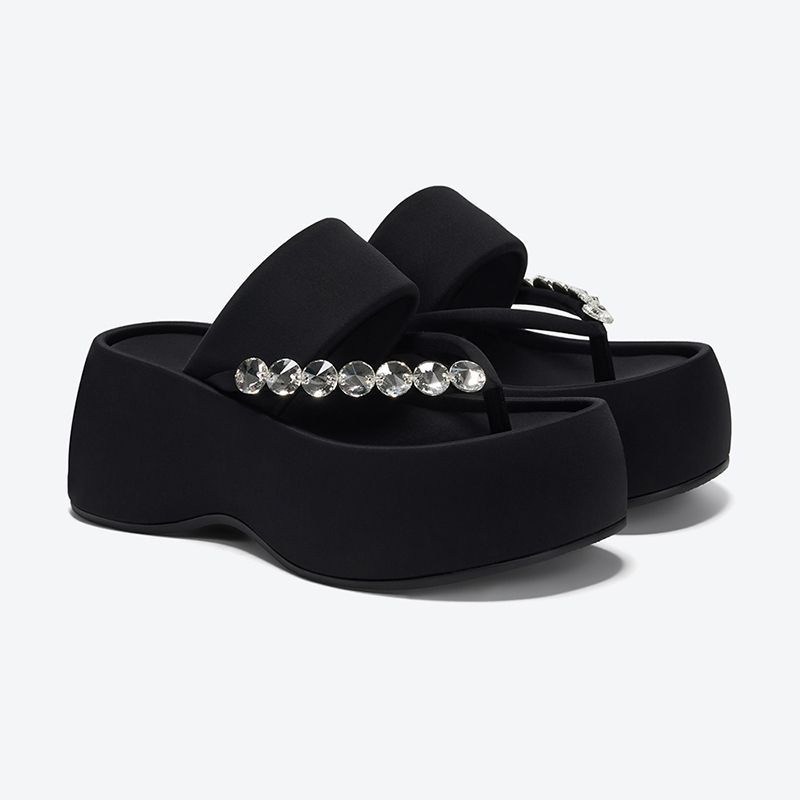 Rhinestone Toes Round Head Thick-soled Slippers Women Wear Summer 2025 Vacation Cool Slippers Small People Increase Height Flip-flops