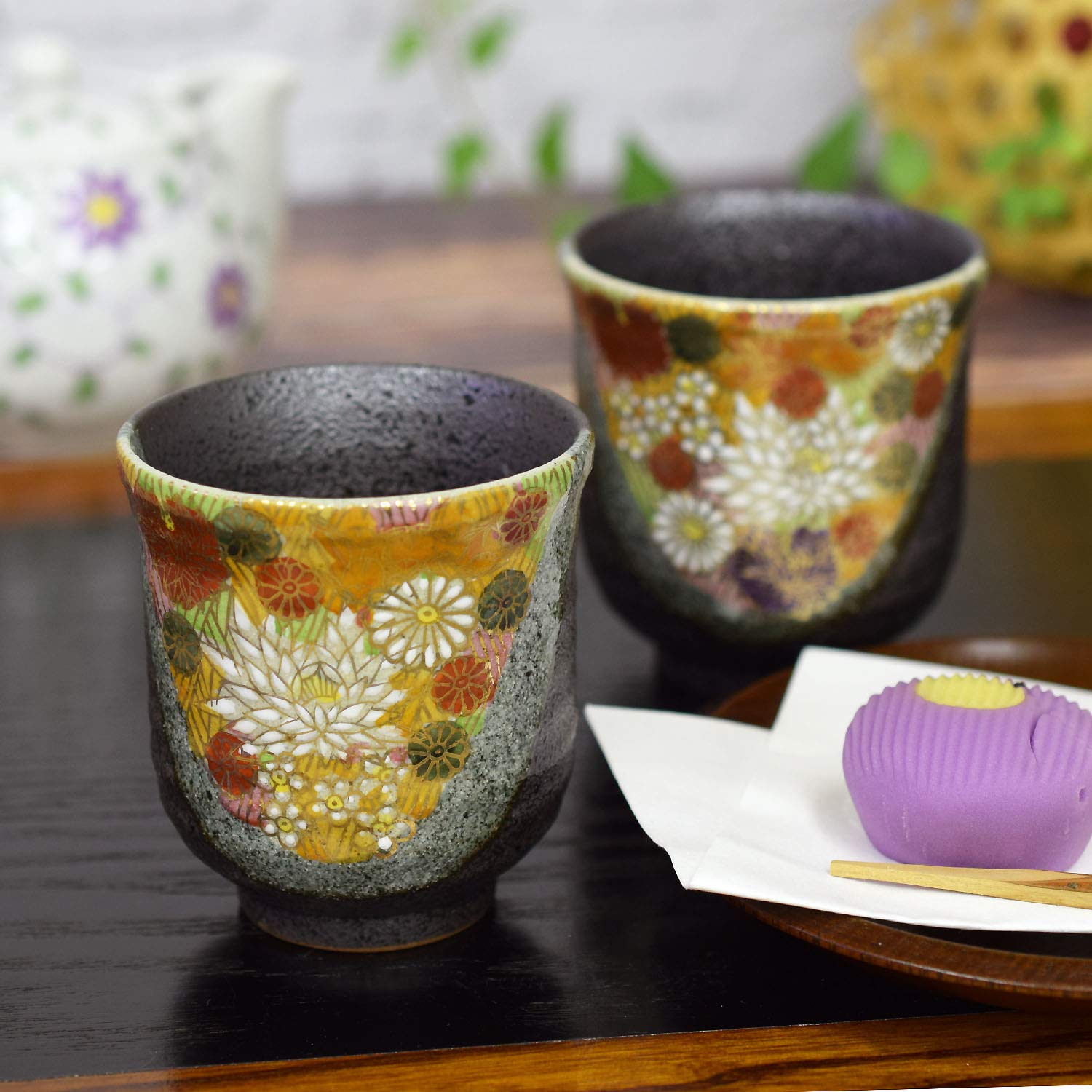 

Waza no Kura Pair of Stylish Kutani Ware Teacups, Gold Flower Design, Ceramic Teacups, Brand Name, Japanese Tableware, Made in Japan