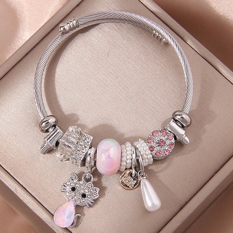 Stylish Diamond Cat Pendant and Multi-Element Bracelet Set