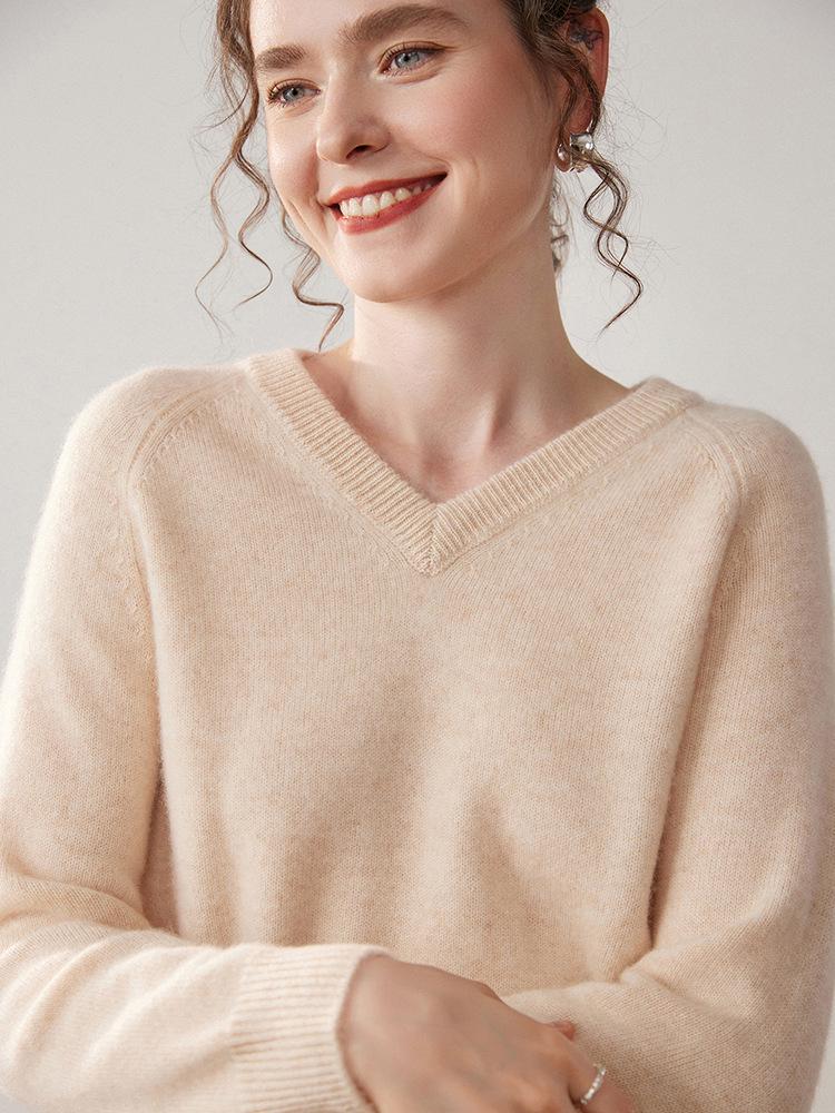 Women's Autumn Winter Cashmere V-Neck Raglan Sleeve Thick Knit Sweater