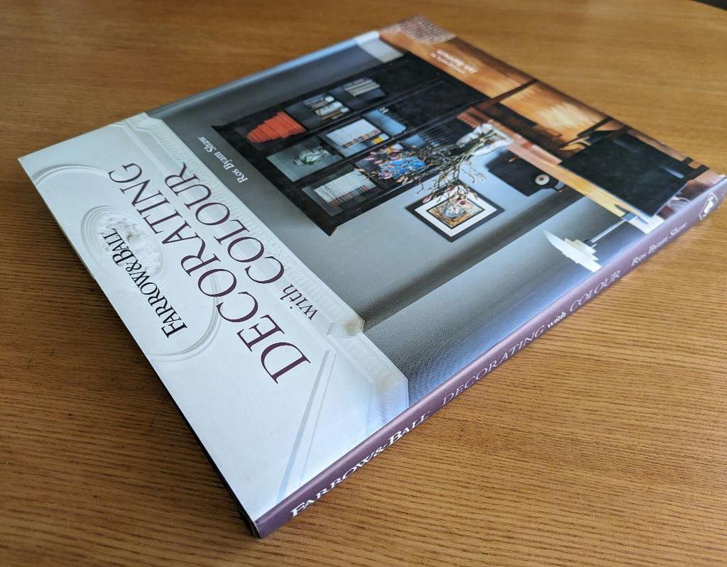 [USED] DECORATING WITH COLOUR