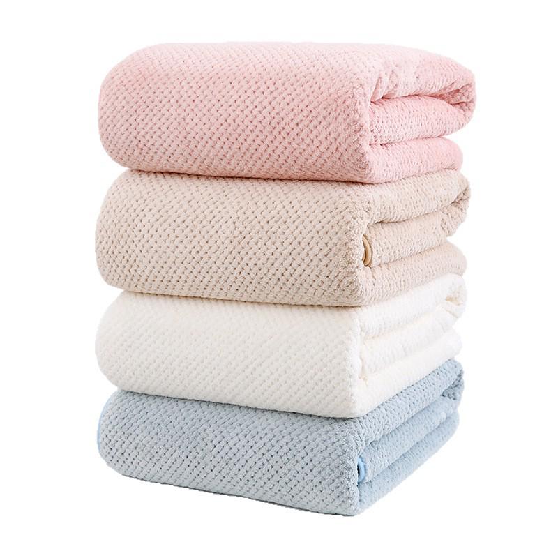Pineapple Grid Large Bath Towel: Soft, Absorbent, Quick-Drying Thick Coral Fleece for Home and Beach Use