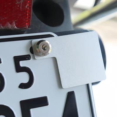 Quadros e acessórios para motociclos – Matrículas de motociclos