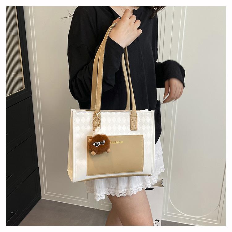 

[Light Luxury New] 26 Versatile Letters Large Capacity Trendy Fashion Textured Bags Handbag Crossbody Shoulder Bag length 29cm, thickness 10cm, height 23cm белый