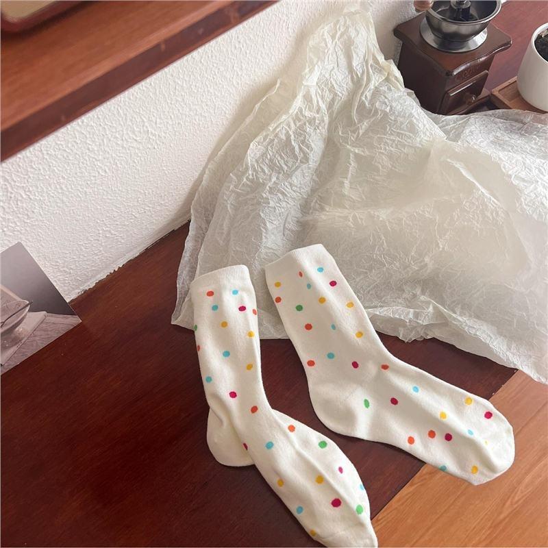 

Женские осенние цветные в горошек полосатые милые белые носки средней длины 1 pair