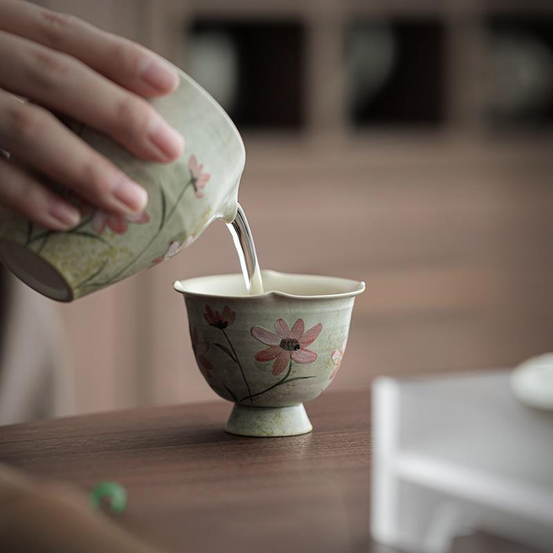 Hand Painted Daisy Tea Cup High Quality Porcelain Tea Set for Women Afternoon Tea Personal Use