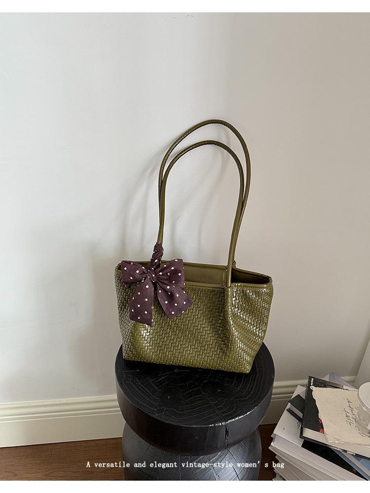 2026 Spring/Summer Women's Woven Bucket Bag: Versatile Large Capacity Shoulder & Crossbody Style