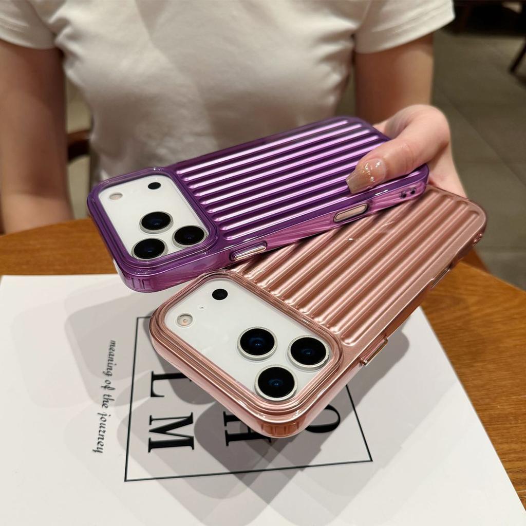 Large Hole Vertical Pattern Light Column Shell for Apple 17PROMAX Sweatproof TPU Fashionable Couple Temperament All-inclusive Mobile Phone Case