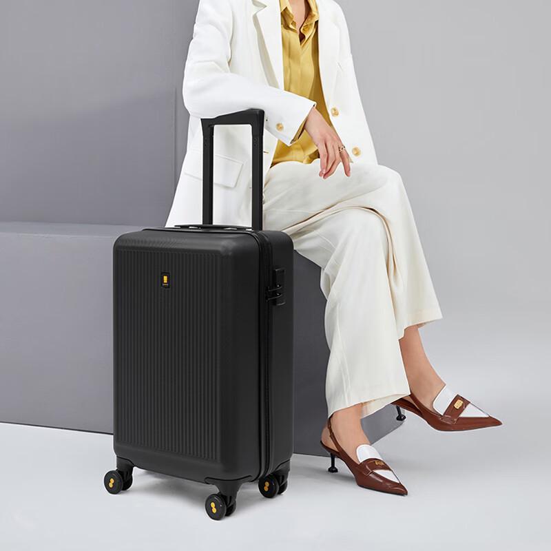 Horizon 8 20-inch Carry-on Luggage 20-inch