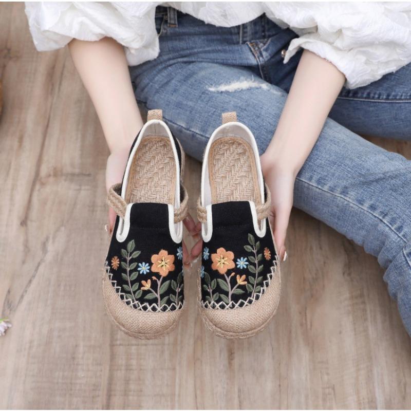 

Slippers women s summer wear old Beijing cloth shoes linen straw nonslip flat bottom literary embroidery shoes bag head holder 40