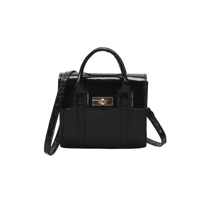 Fashionable Pu Shoulder Bag Stylish Street Trend Box Bag For Women In Elegant Black