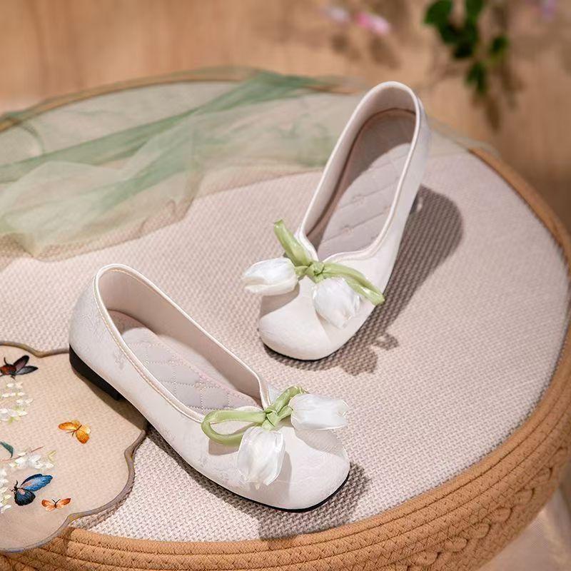 Damen Neuer Ethnischer Stil Blumen Flache Sohle Schuh Weiche Sohle Rutschfest Runde Spitze Flacher Slip-On Leichter Seiden-Cheongsam-Schuh